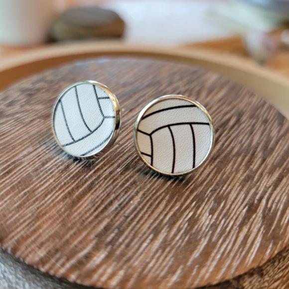 💥LAST PAIR💥Volley Girl Volleyball Post/Stud Earrings - Picture 1 of 3